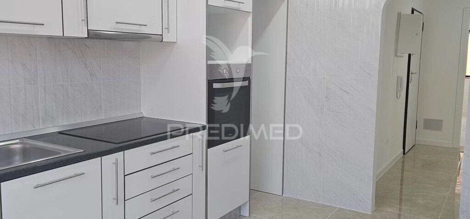 Apartamento T3 para Venda em Amora Foto 1