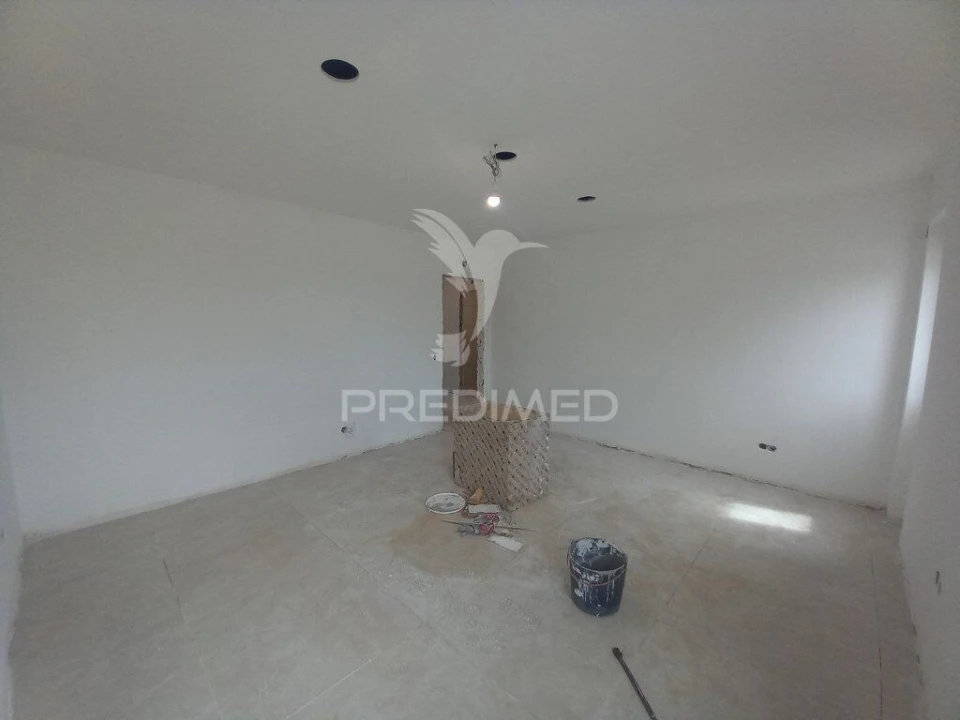 Apartamento T2 para Venda em Carregado e Cadafais Foto 8