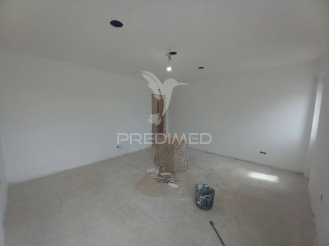 Apartamento T2 para Venda em Carregado e Cadafais Foto 8