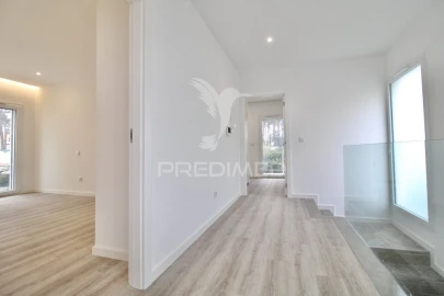 Moradia T3 para Venda em Charneca de Caparica e Sobreda