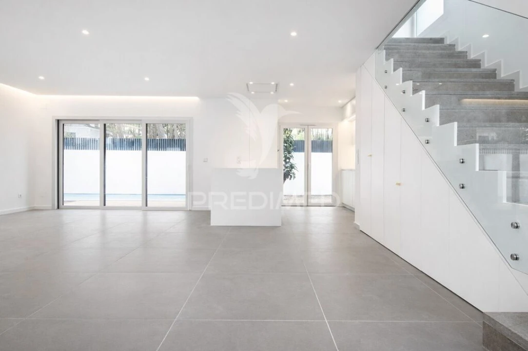 Moradia T3 para Venda em Charneca de Caparica e Sobreda Foto 2