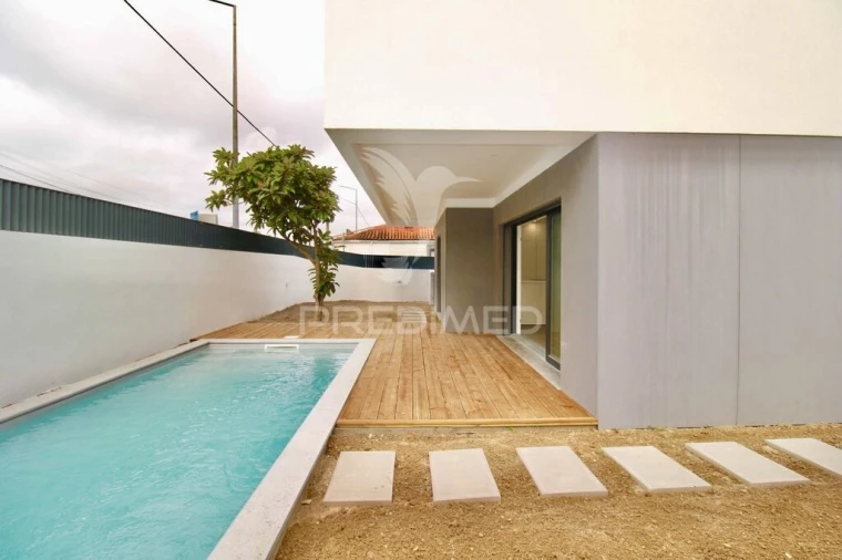 Moradia T3 para Venda em Charneca de Caparica e Sobreda Foto 18