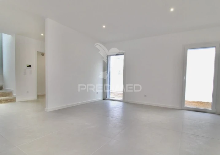 Moradia T3 para Venda em Charneca de Caparica e Sobreda Foto 3