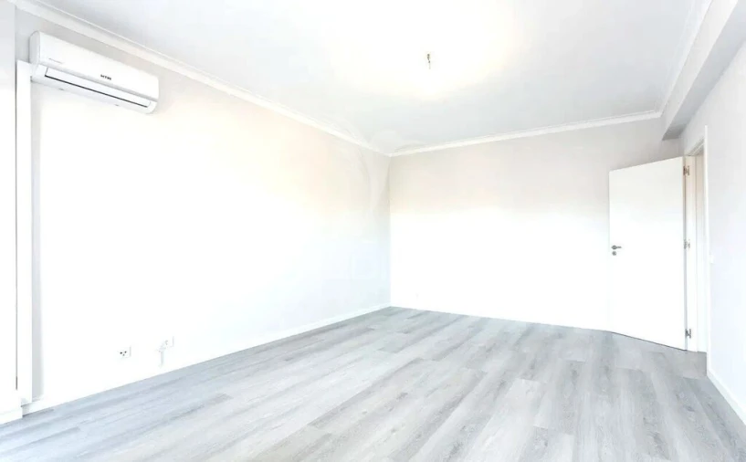 Apartamento T3 para Venda em Portimão Foto 2