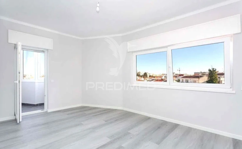 Apartamento T3 para Venda em Portimão Foto 9