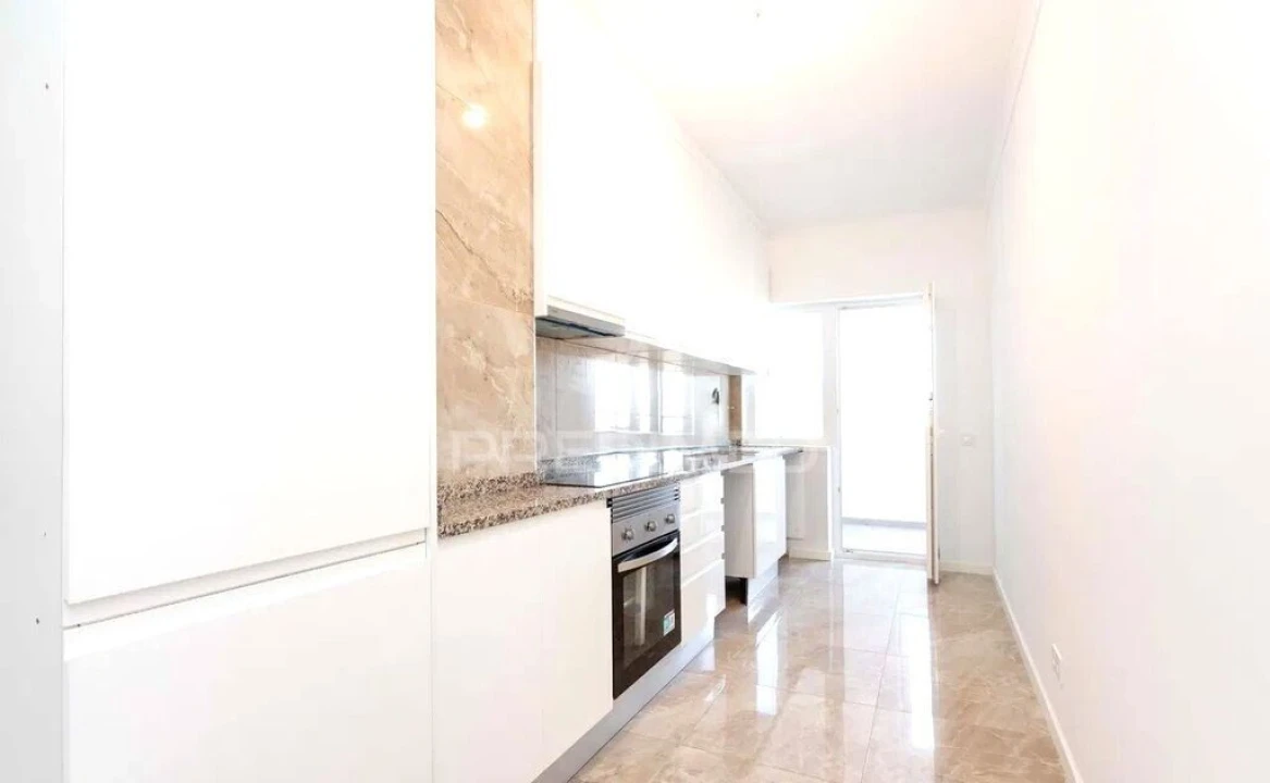 Apartamento T3 para Venda em Portimão Foto 1