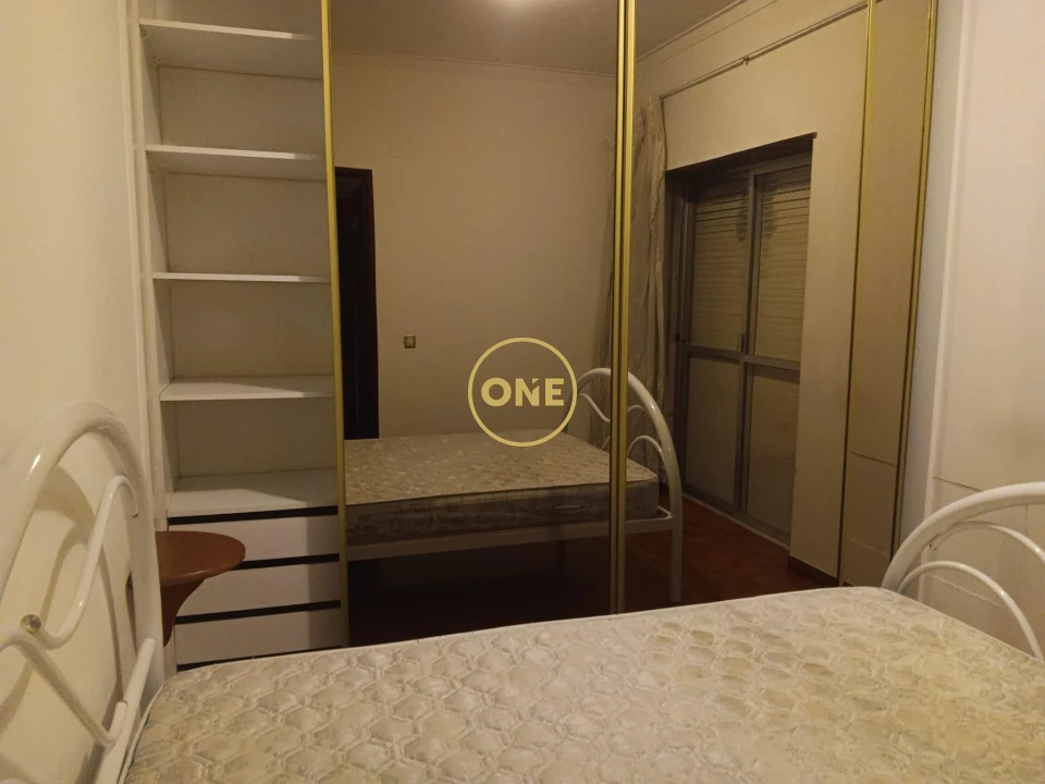 Apartamento T1 para Venda em Laranjeiro e Feijó Foto 3