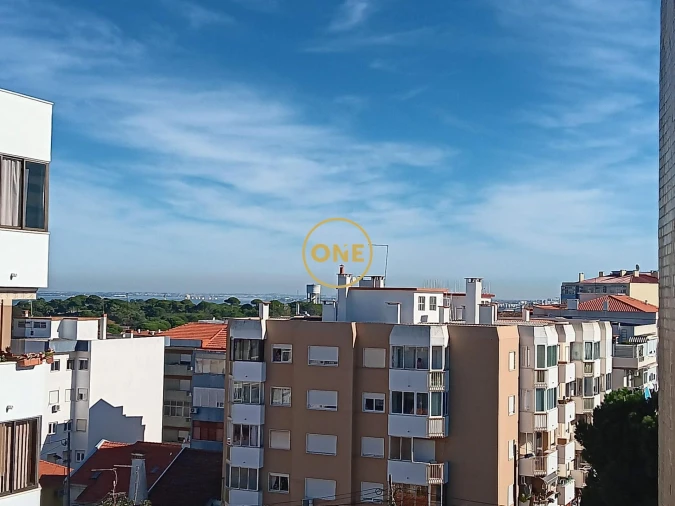 Apartamento T1 para Venda em Laranjeiro e Feijó Foto 11