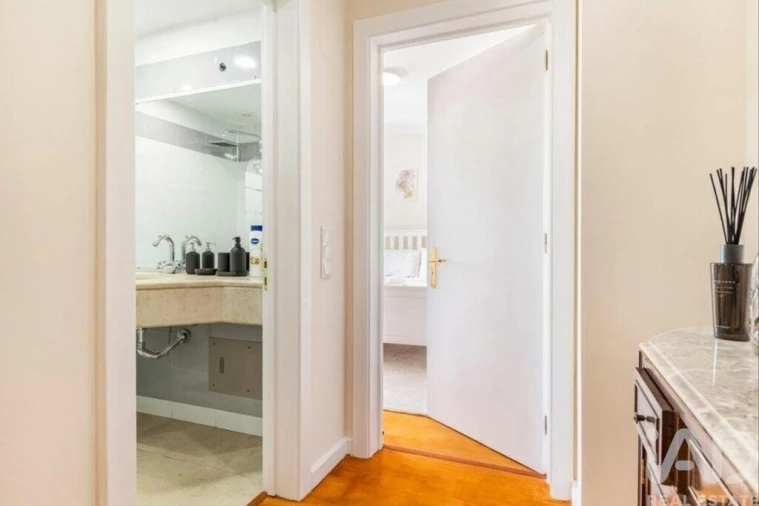 Apartamento T3 para Arrendamento em Lumiar Foto 5