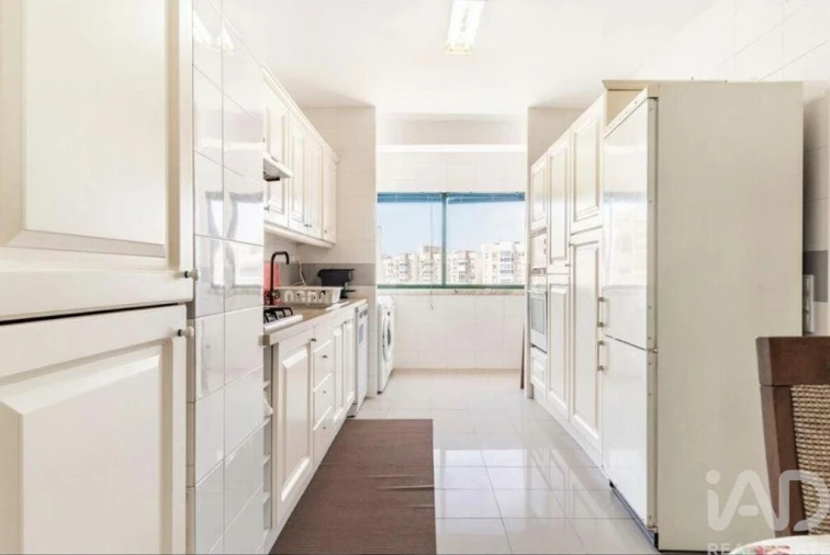 Apartamento T3 para Arrendamento em Lumiar Foto 9