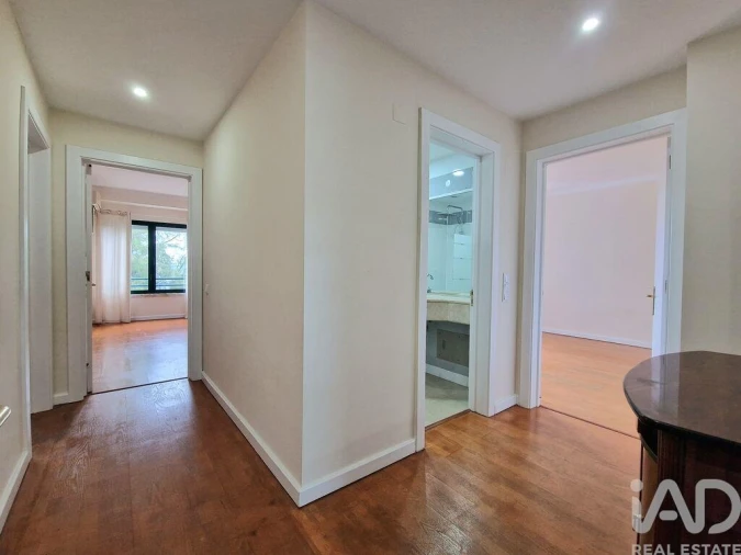 Apartamento T3 para Arrendamento em Lumiar Foto 12