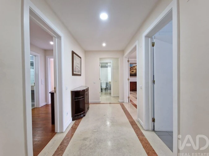 Apartamento T3 para Arrendamento em Lumiar Foto 11