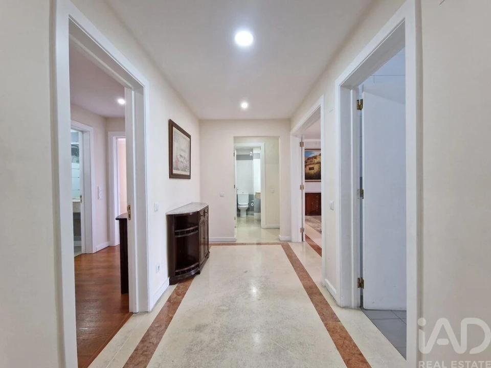 Apartamento T3 para Arrendamento em Lumiar Foto 11