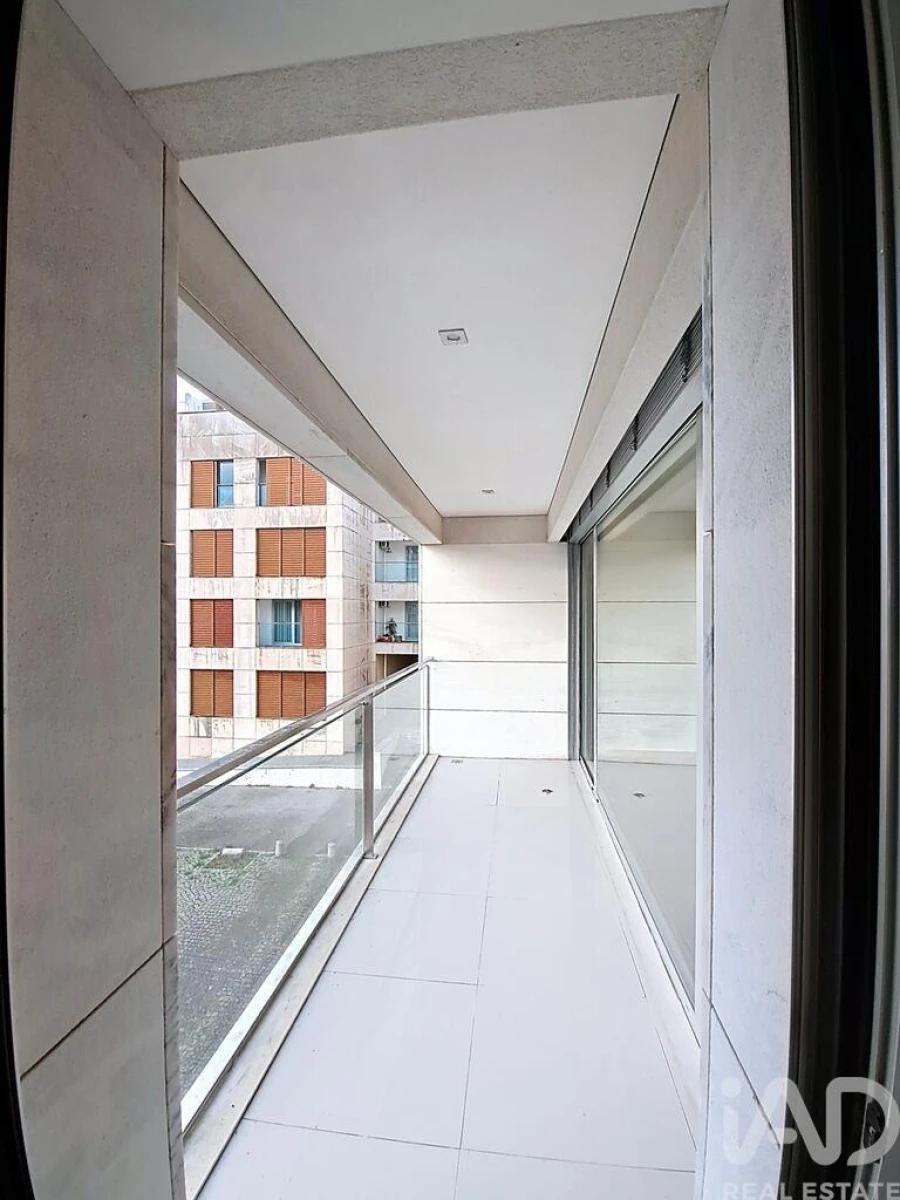 Apartamento T2 para Arrendamento em Silvalde Foto 4