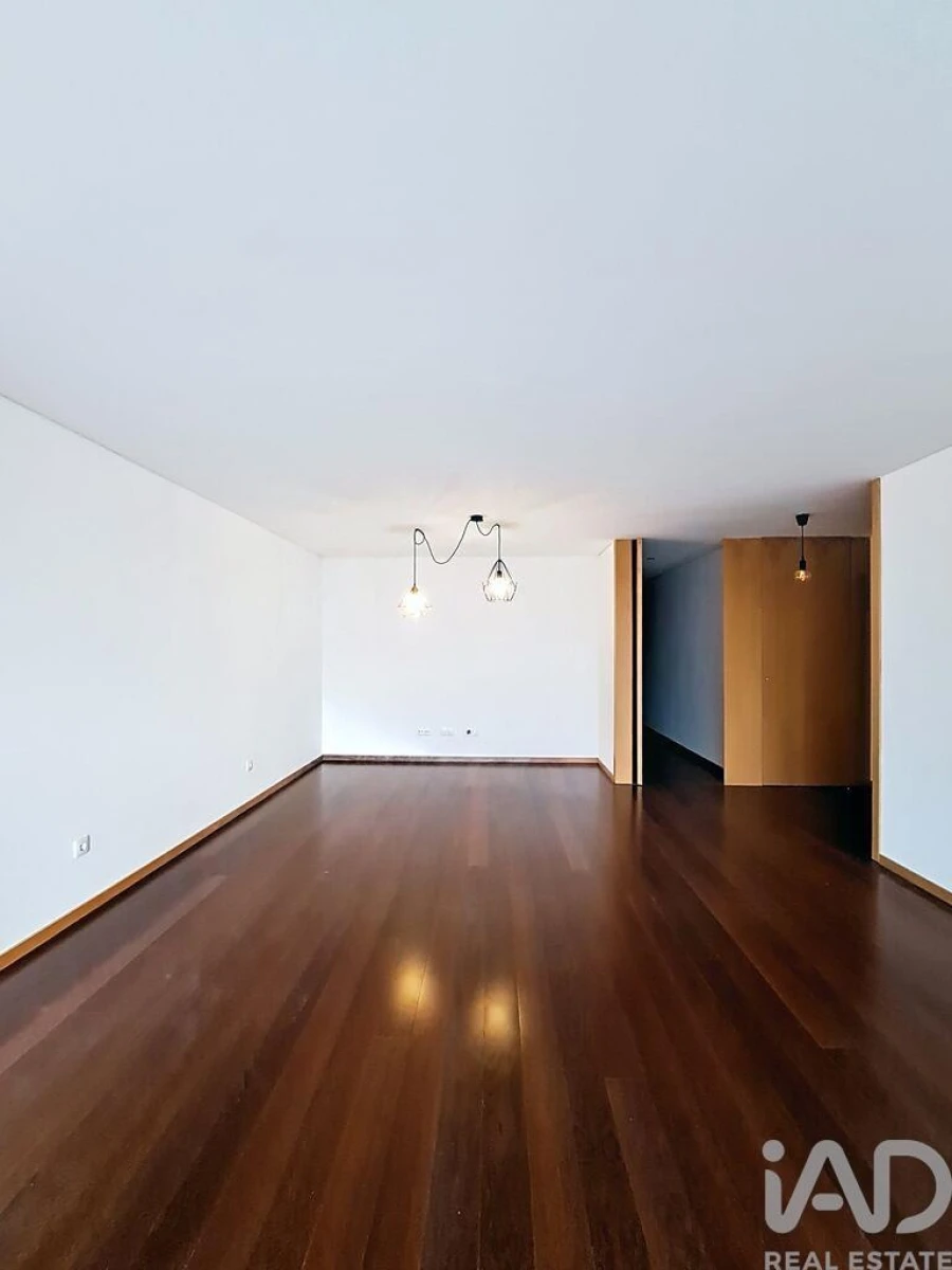 Apartamento T2 para Arrendamento em Silvalde Foto 3