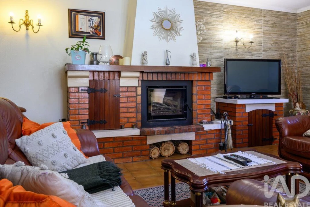 Moradia T4 para Venda em Aguada de Cima Foto 13