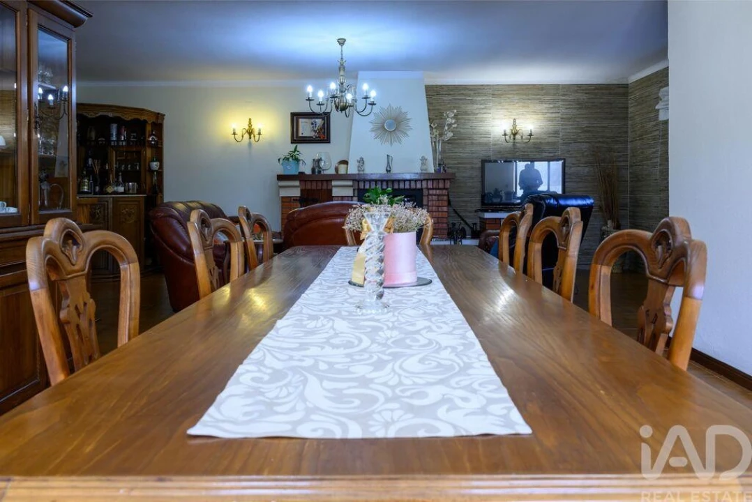 Moradia T4 para Venda em Aguada de Cima Foto 18