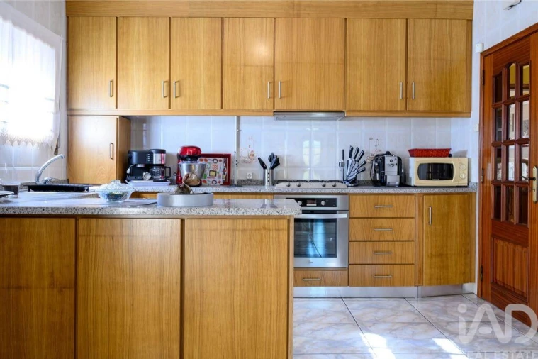 Moradia T4 para Venda em Aguada de Cima Foto 15