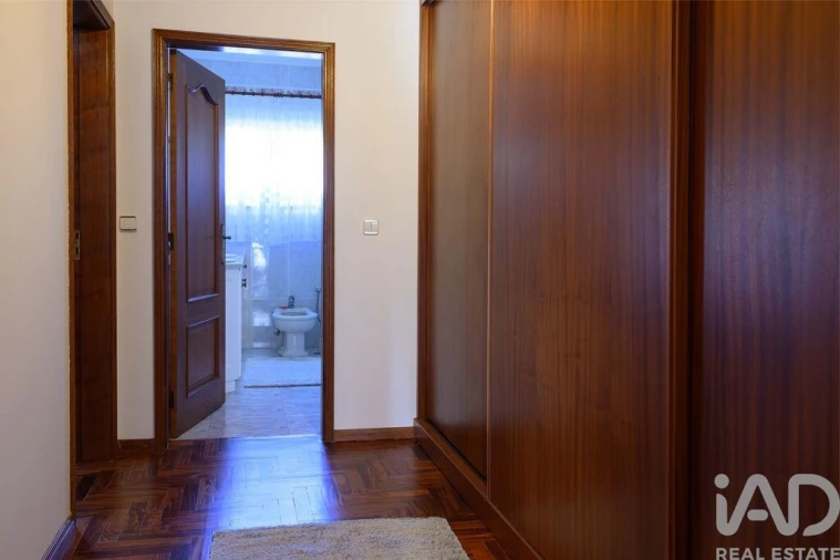 Moradia T4 para Venda em Aguada de Cima Foto 20