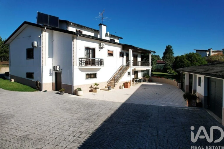 Moradia T4 para Venda em Aguada de Cima Foto 25