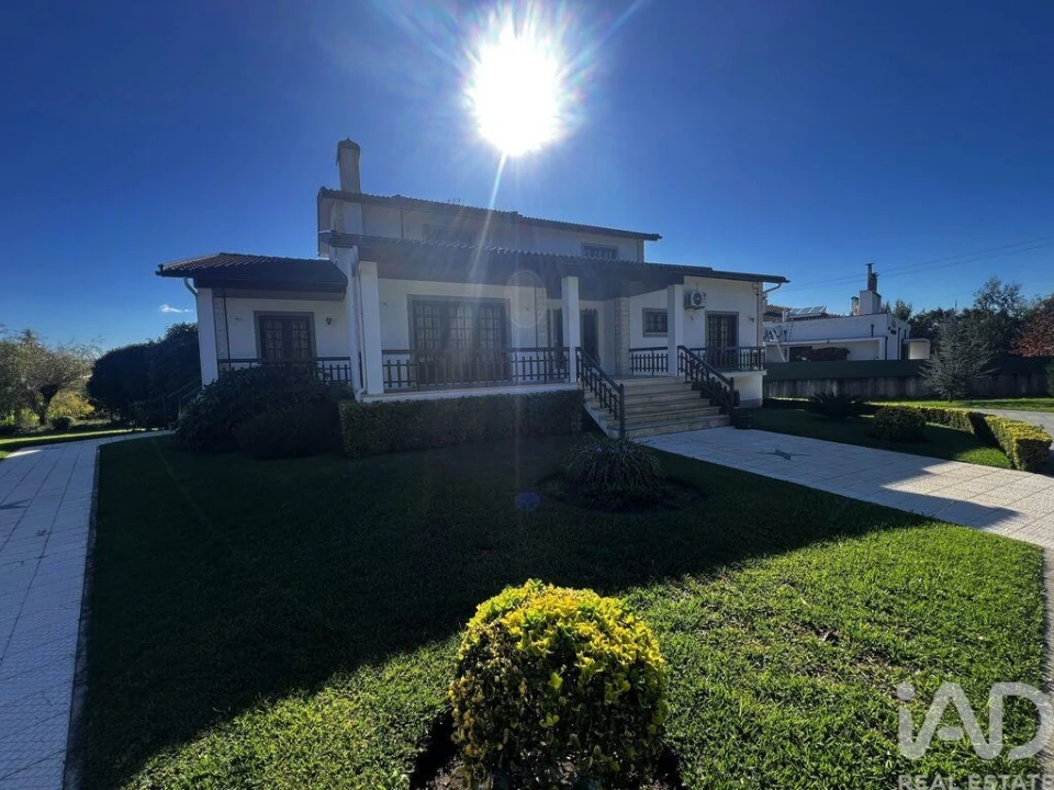 Moradia T4 para Venda em Aguada de Cima Foto 26