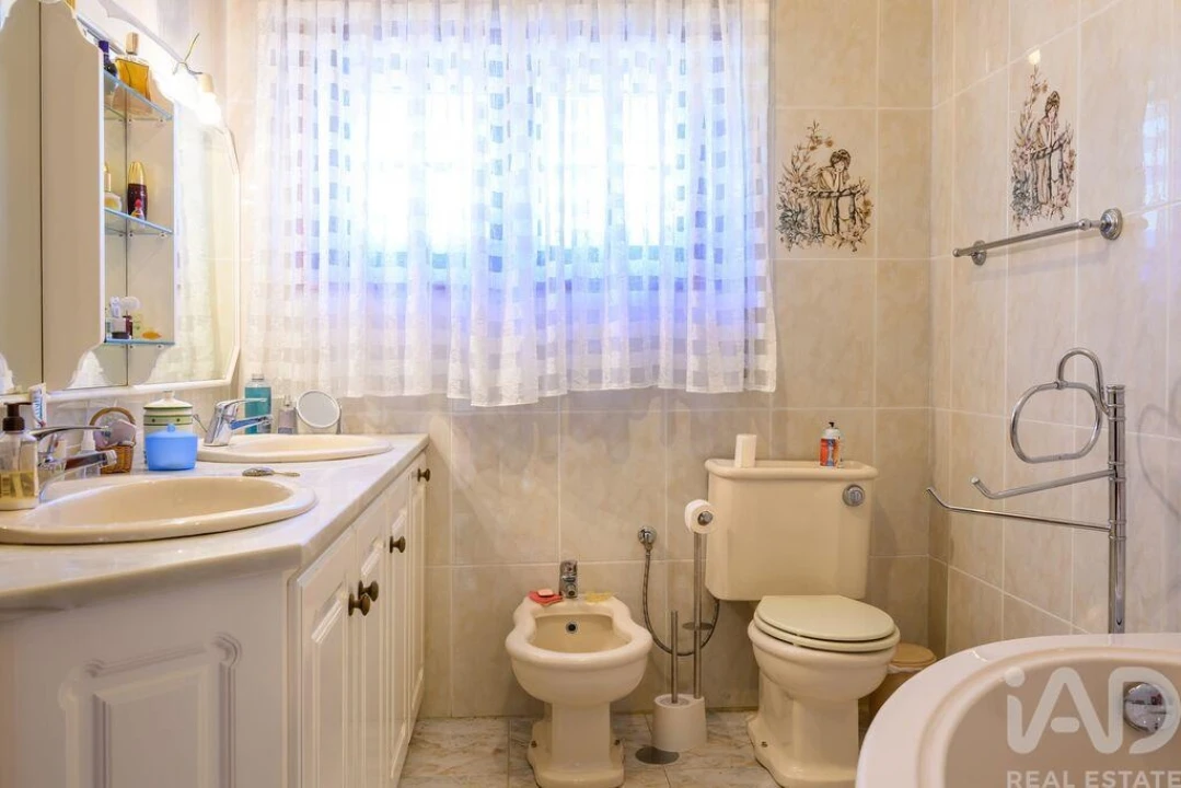 Moradia T4 para Venda em Aguada de Cima Foto 24