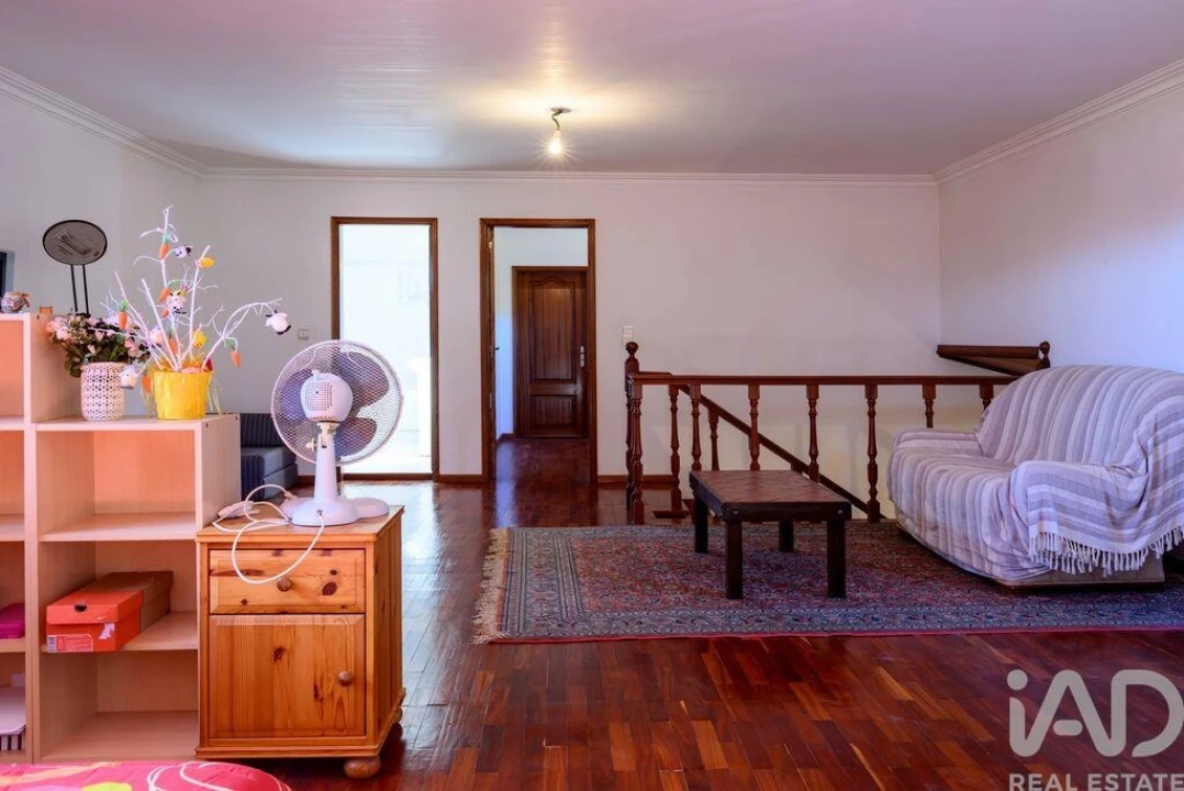 Moradia T4 para Venda em Aguada de Cima Foto 28