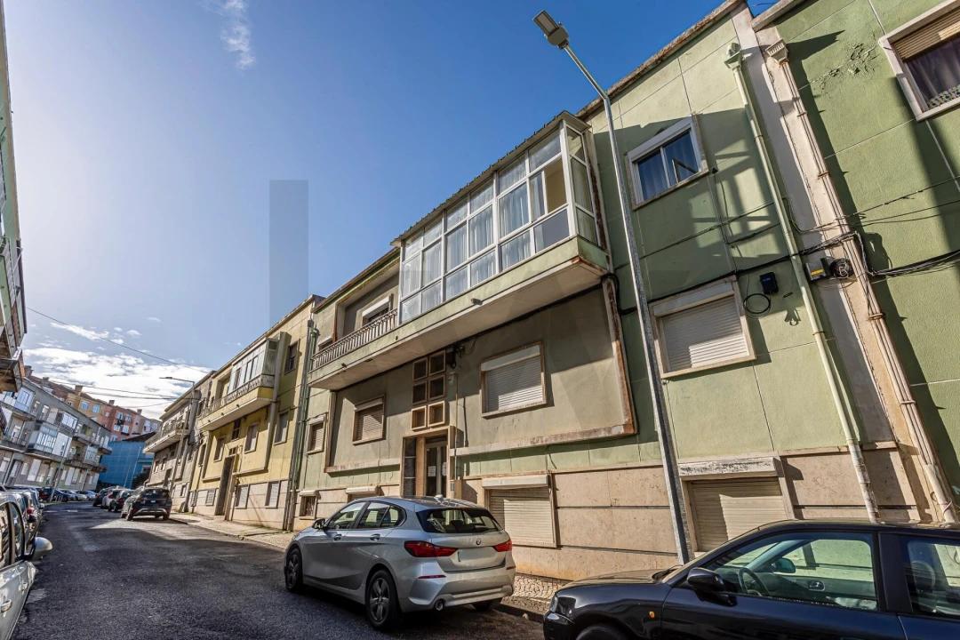 Apartamento T2 para Venda em Queluz e Belas Foto 2