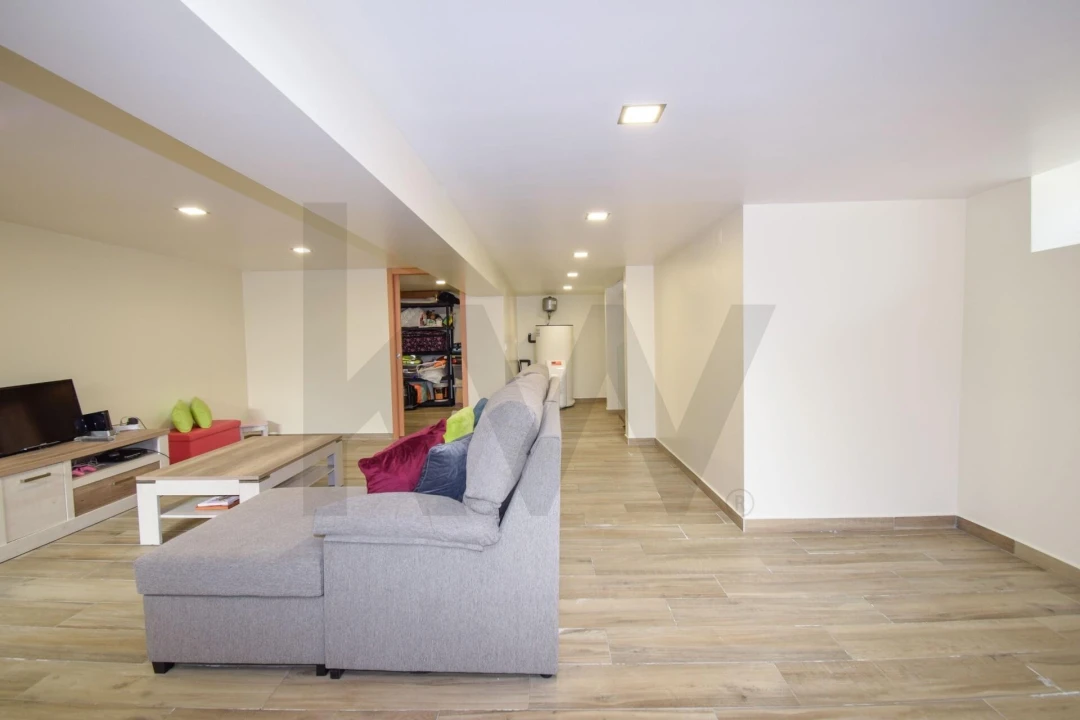 Moradia T4 para Venda em Carnaxide e Queijas Foto 34