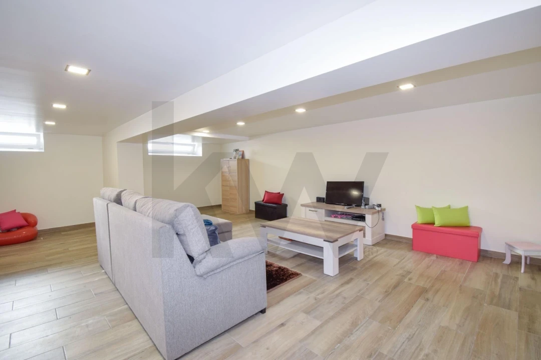 Moradia T4 para Venda em Carnaxide e Queijas Foto 35