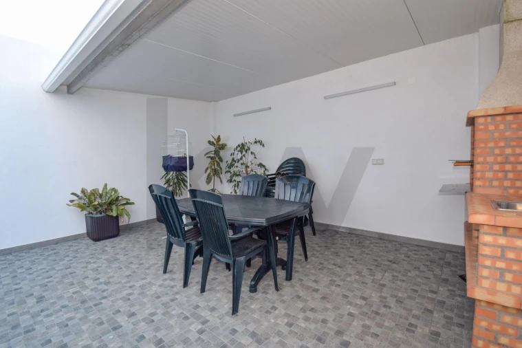 Moradia T4 para Venda em Carnaxide e Queijas Foto 37