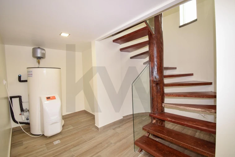 Moradia T4 para Venda em Carnaxide e Queijas Foto 32