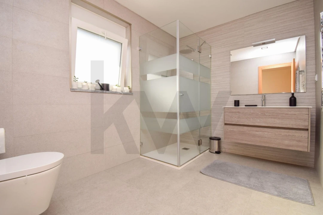 Moradia T4 para Venda em Carnaxide e Queijas Foto 30