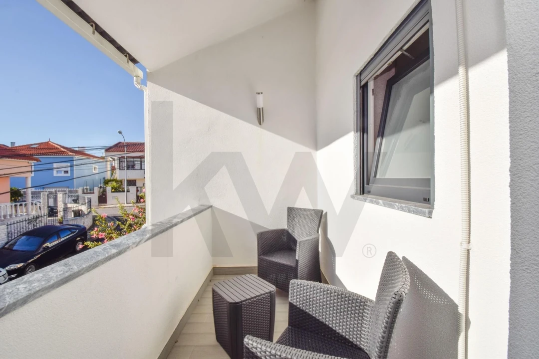 Moradia T4 para Venda em Carnaxide e Queijas Foto 25