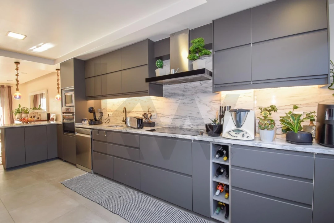 Moradia T4 para Venda em Carnaxide e Queijas Foto 3