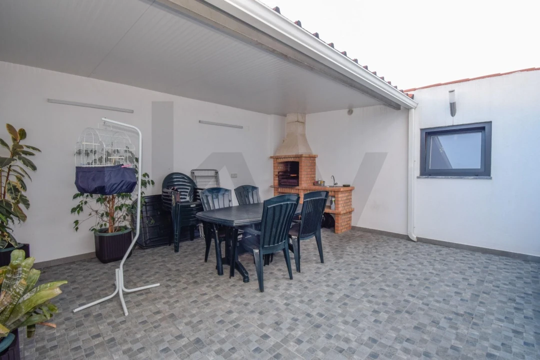 Moradia T4 para Venda em Carnaxide e Queijas Foto 21