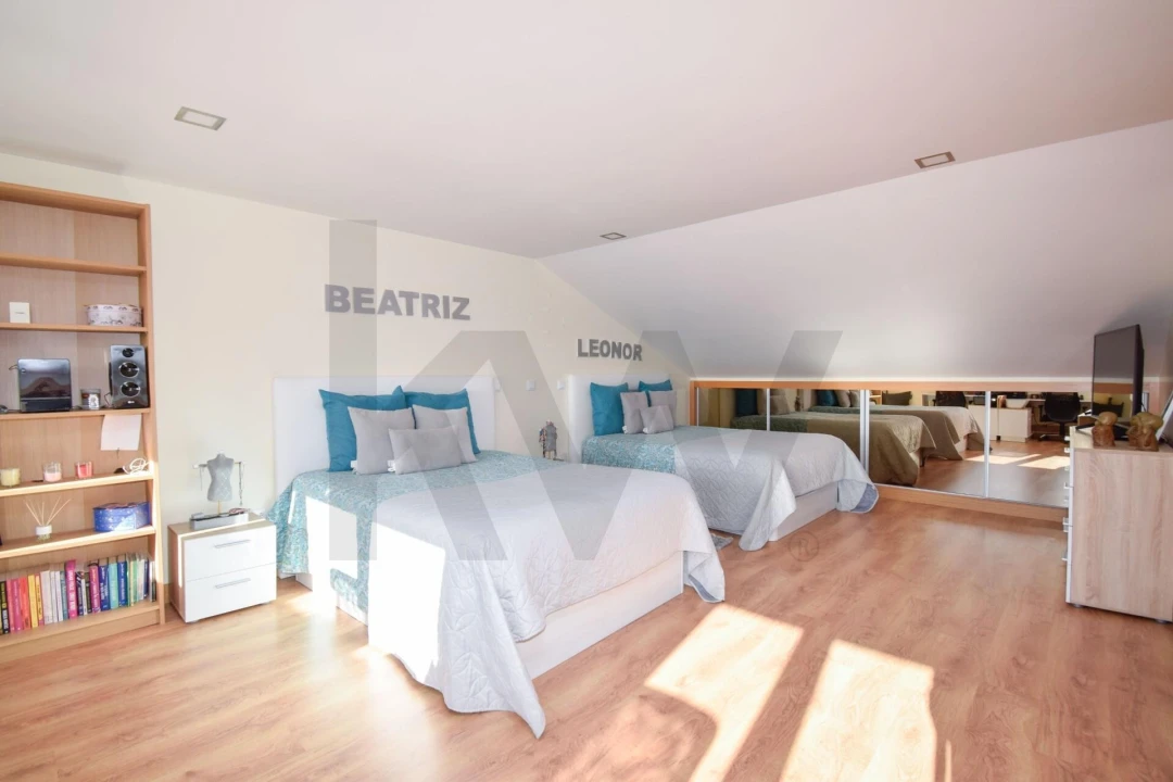 Moradia T4 para Venda em Carnaxide e Queijas Foto 27