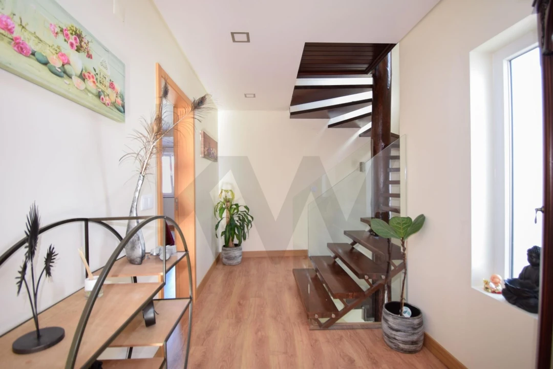 Moradia T4 para Venda em Carnaxide e Queijas Foto 23