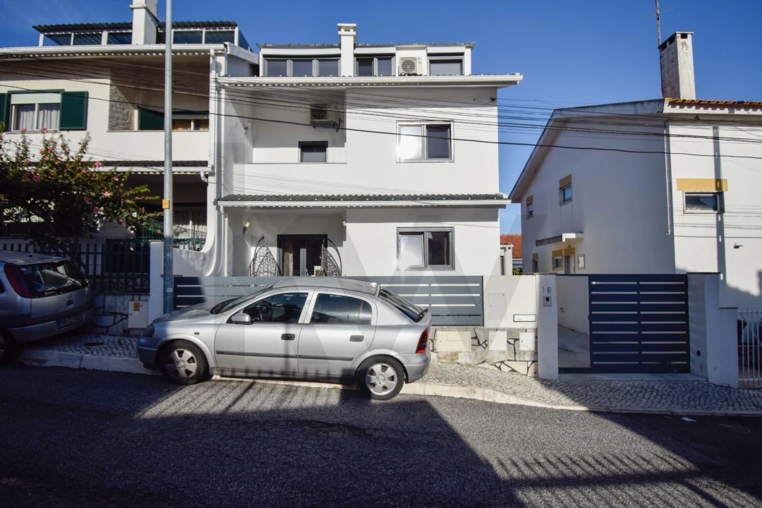 Moradia T4 para Venda em Carnaxide e Queijas Foto 18