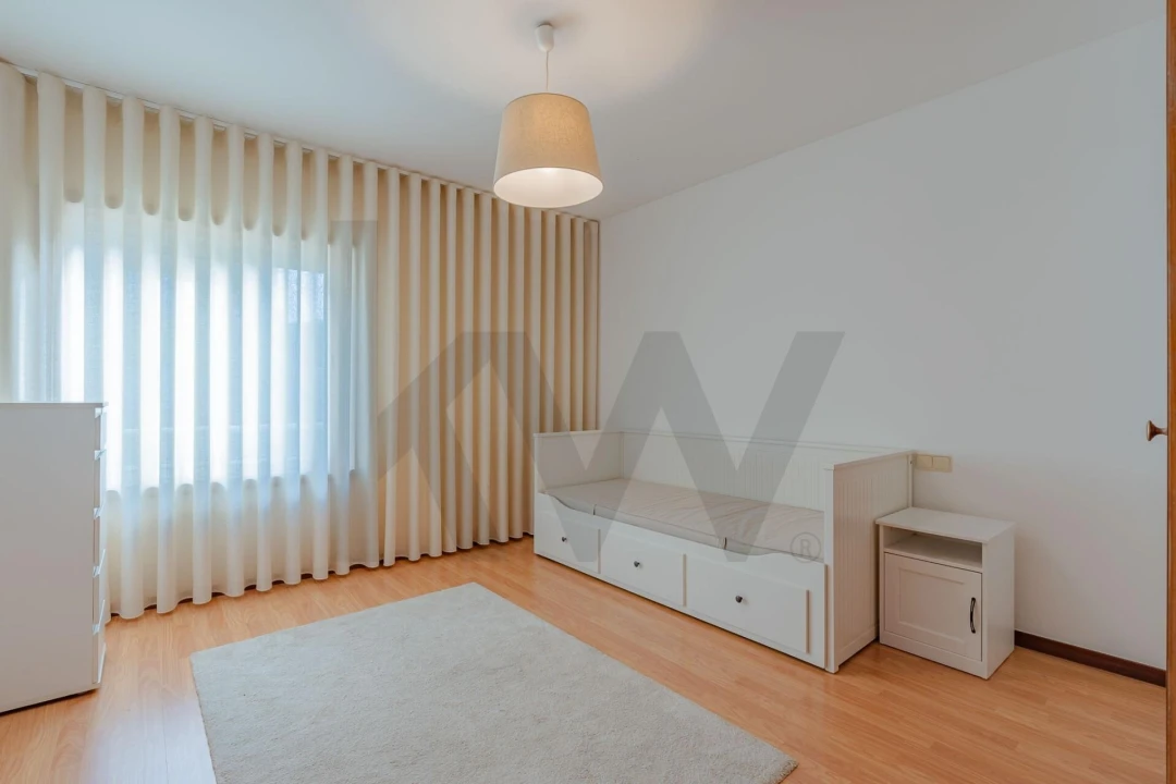 Apartamento T3 para Arrendamento em São João da Madeira Foto 12