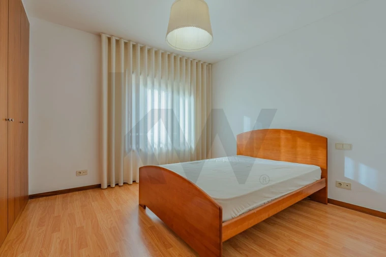 Apartamento T3 para Arrendamento em São João da Madeira Foto 9