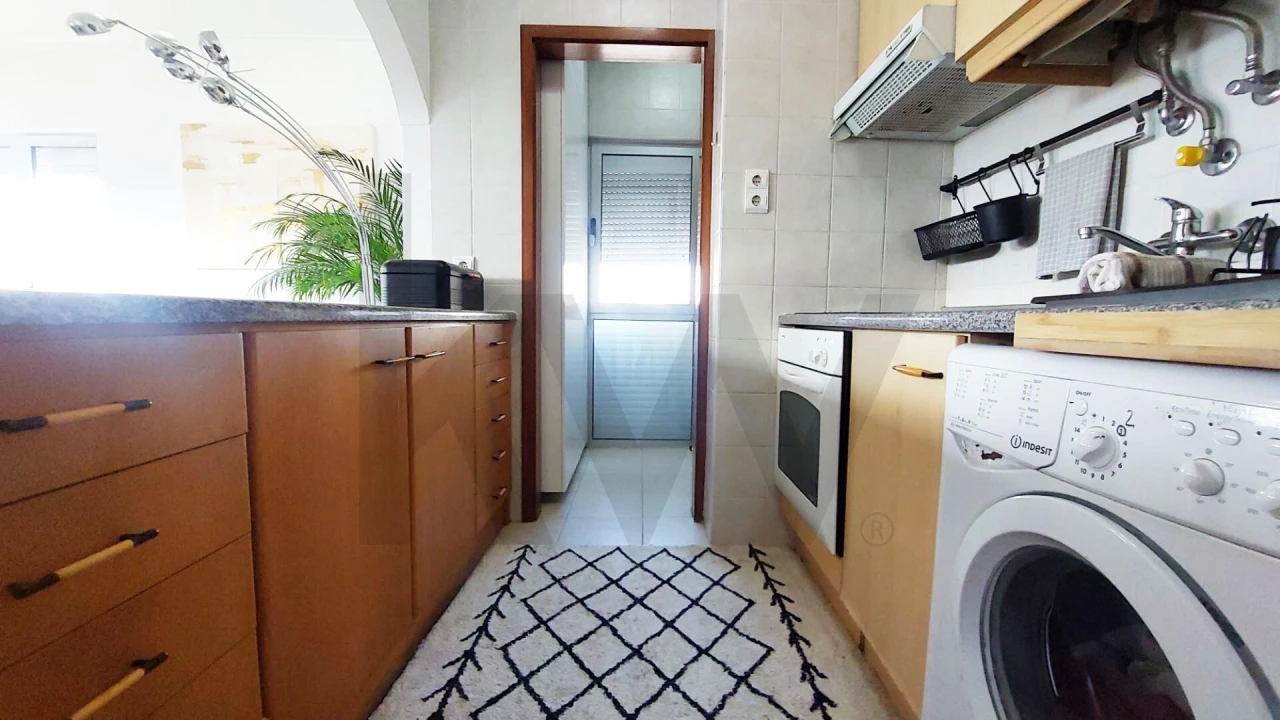 Apartamento T1 para Arrendamento em Carcavelos e Parede Foto 4