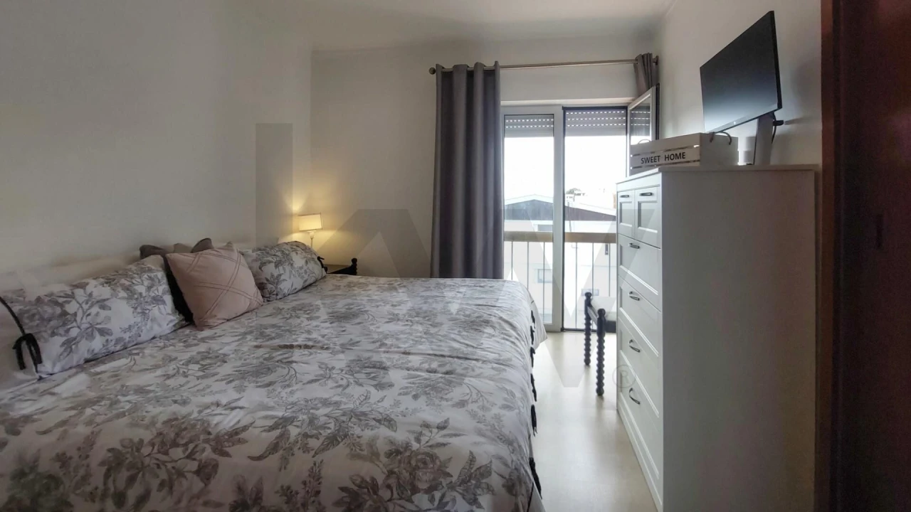 Apartamento T1 para Arrendamento em Carcavelos e Parede Foto 12