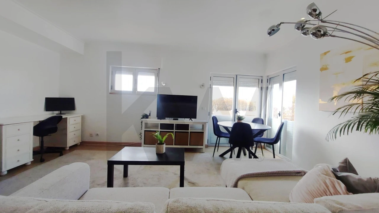 Apartamento T1 para Arrendamento em Carcavelos e Parede Foto 2