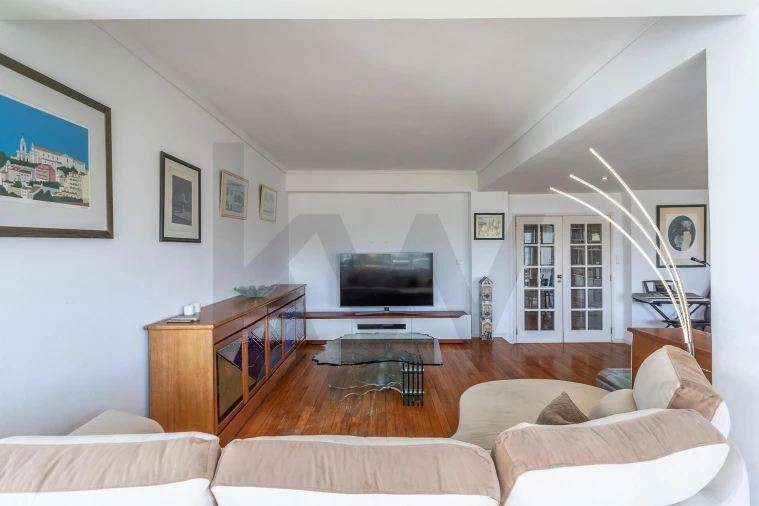 Apartamento T5 para Venda em Algés, Linda-A-Velha e Cruz Quebrada-Dafundo Foto 10