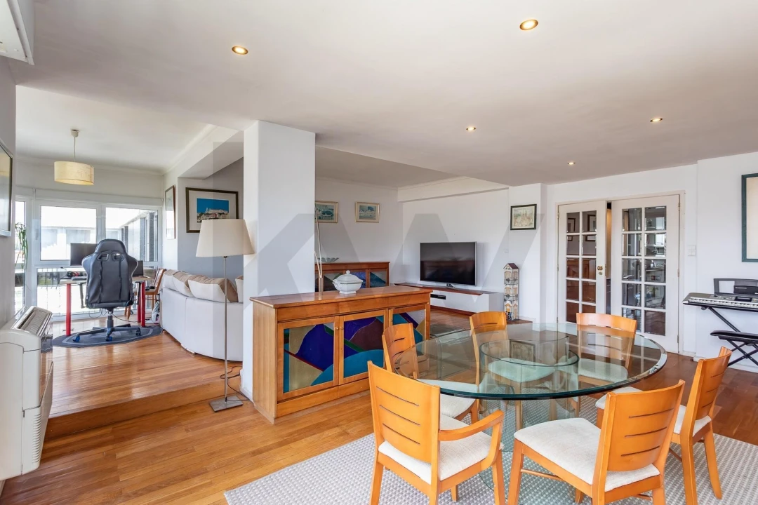 Apartamento T5 para Venda em Algés, Linda-A-Velha e Cruz Quebrada-Dafundo Foto 3