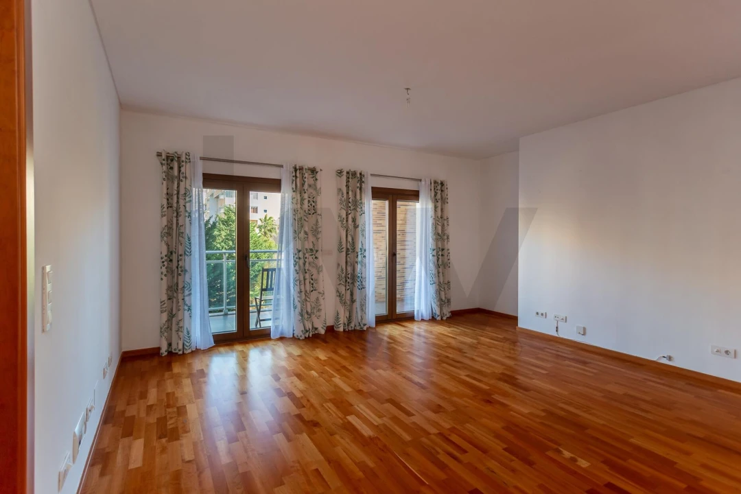 Apartamento T2 para Venda em Mina de Água Foto 6