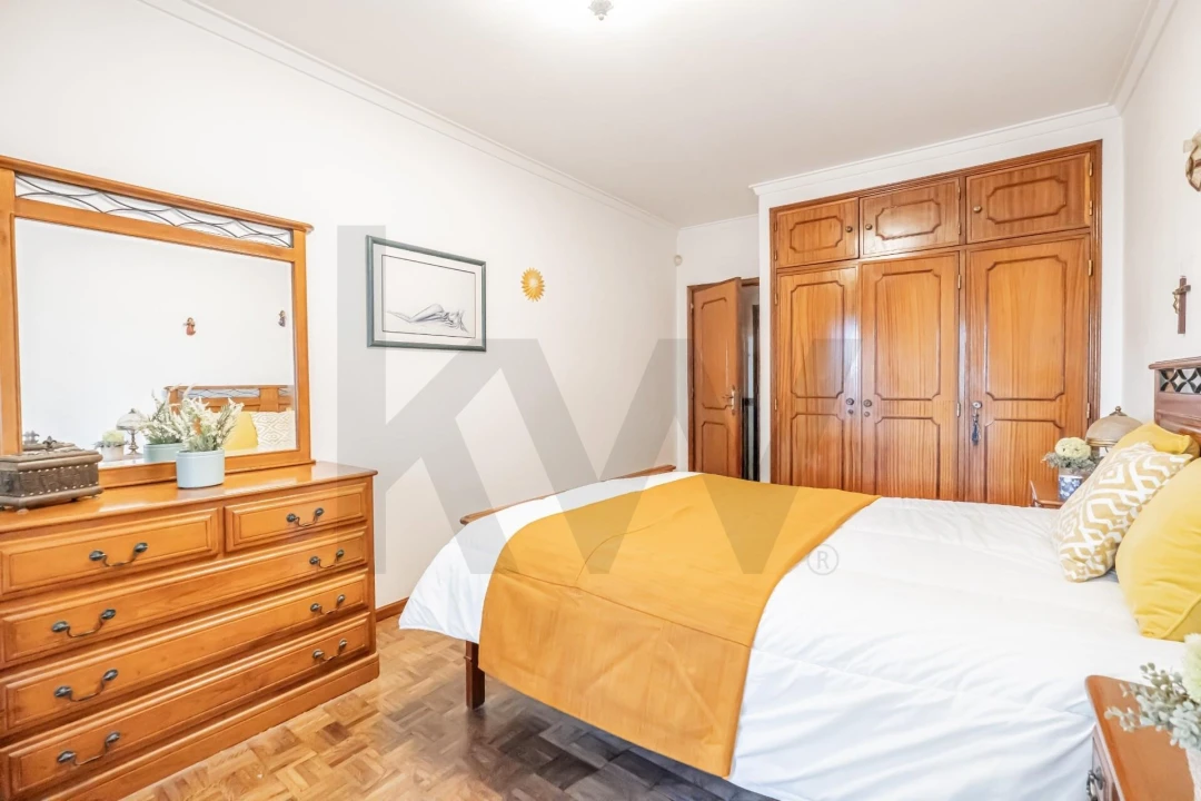 Apartamento T1 para Venda em São Domingos de Rana Foto 6