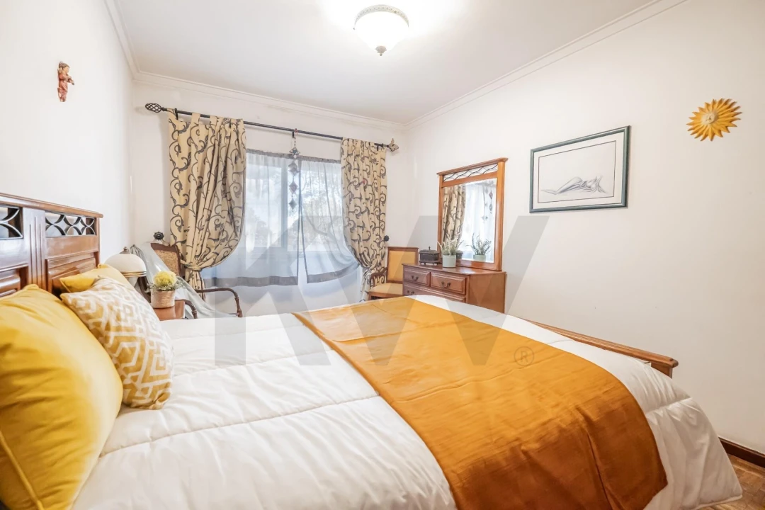 Apartamento T1 para Venda em São Domingos de Rana Foto 4