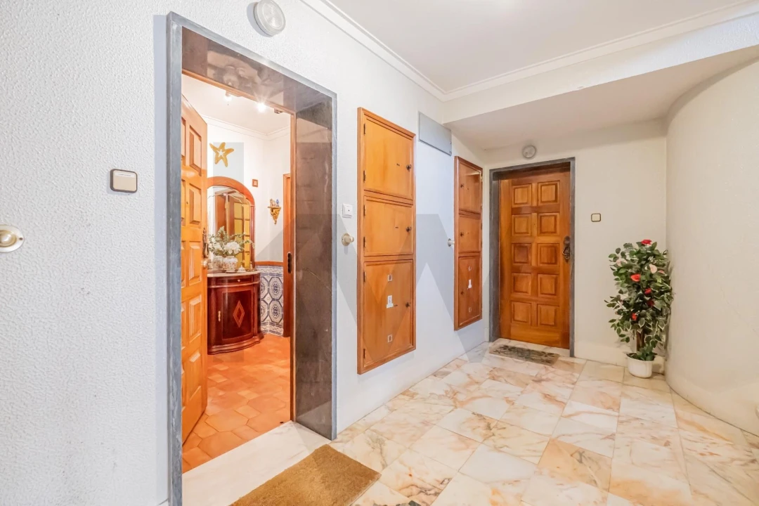 Apartamento T1 para Venda em São Domingos de Rana Foto 30